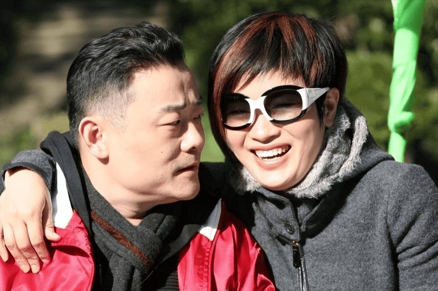 周立波妻子胡洁 周立波妻子胡洁现状如何 