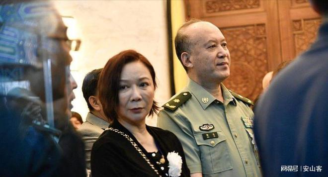 蔡明的老公 蔡明的老公是谁? 