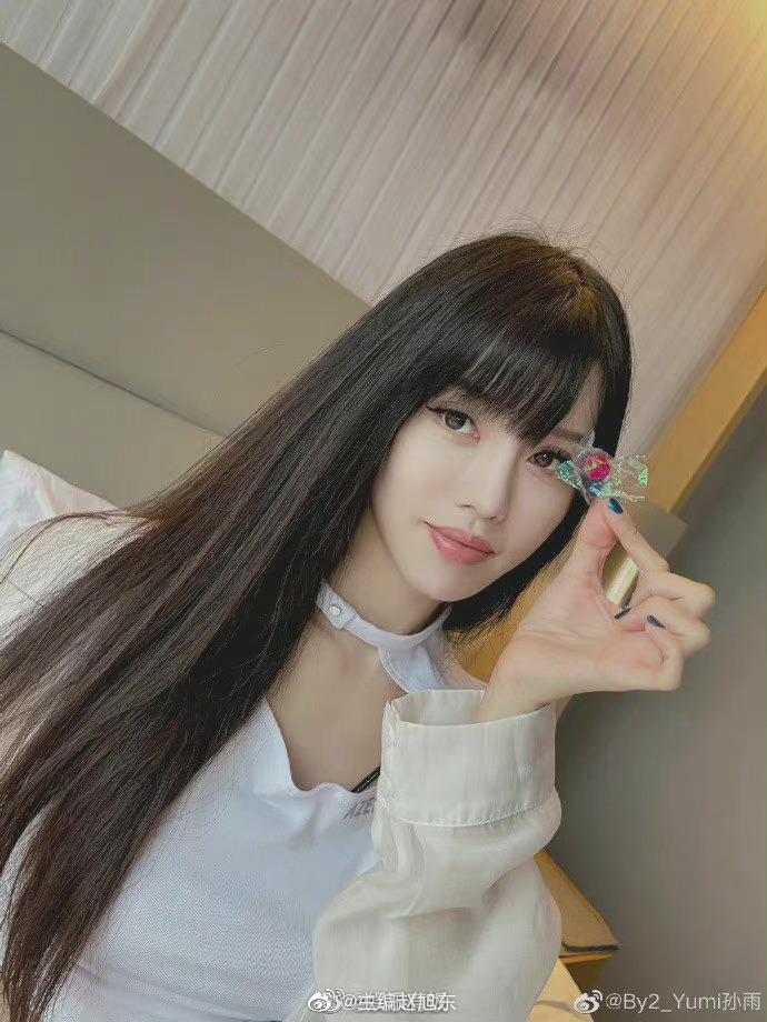 包括李靓蕾JINGLEI新浪微博的词条