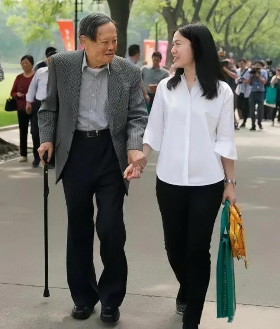 翁帆的第一任丈夫照片 翁帆的第一任丈夫照片俄罗斯电视剧回归故事情节 