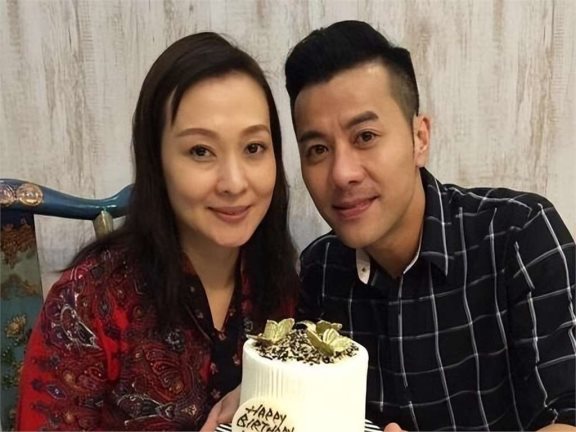 梁汉文的老婆 梁汉文老婆几岁 