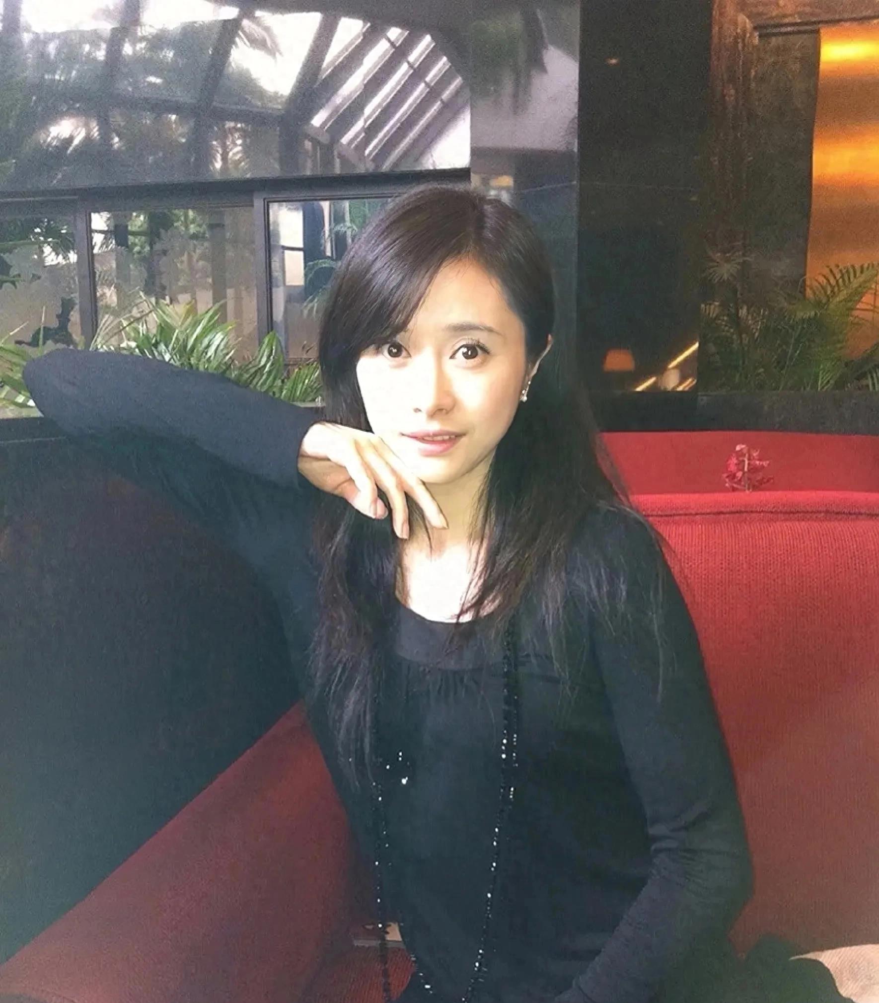 徒弟何美钿 徒弟何美钿和吴彦祖游泳池在几何工夫 