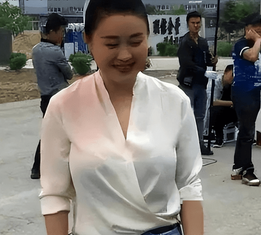 关婷娜的胸围 关婷娜三围属于什么型号的 