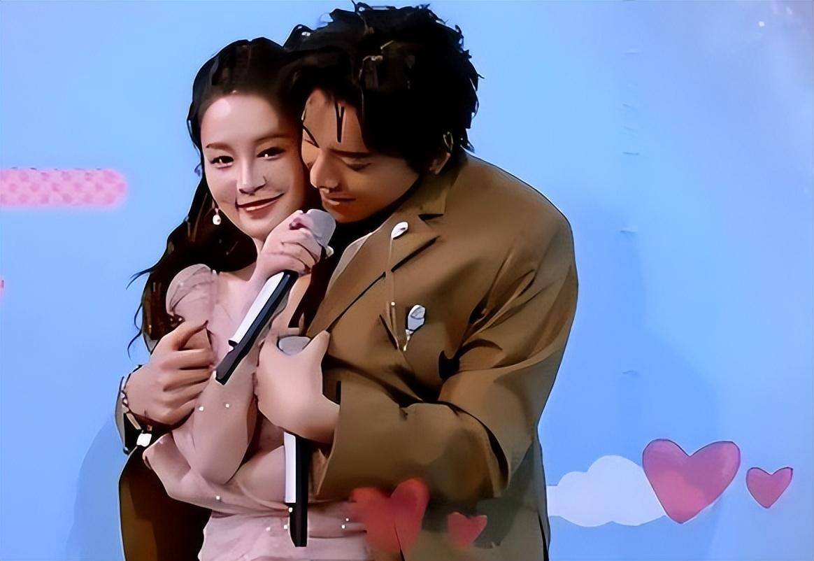 女明星被揩油 女明星被占便宜是什么反应
