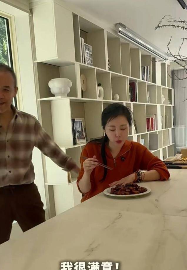 王石妻子 王石妻子李靓蕾简历