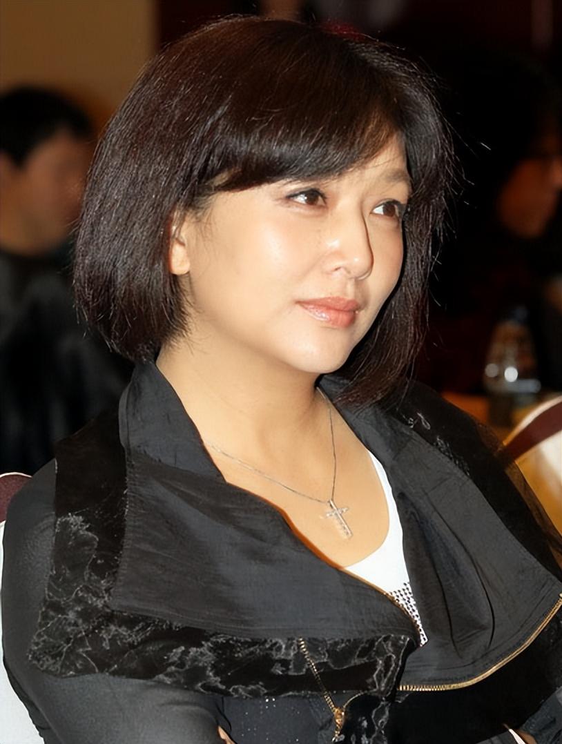 靳东现实中的妻子 靳东现实中的妻子叫什么 靳东现实中的妻子 靳东现实中的妻子叫什么
