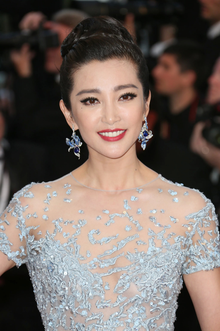 莲花姐是谁啊 娱乐圈中的莲花姐害过谁 莲花姐是谁啊 娱乐圈中的莲花姐害过谁