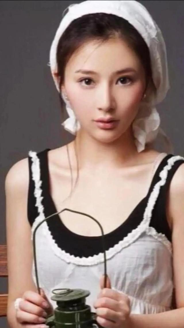熊乃瑾整容前后 熊乃瑾整容前后照 