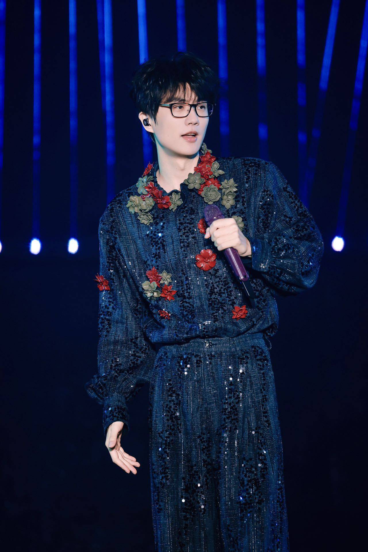 许嵩签约 许嵩签约海蝶演唱会 许嵩签约 许嵩签约海蝶演唱会