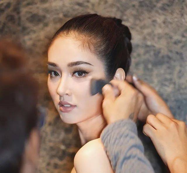 人妖皇后rose私照 人妖皇后是男的照旧女的 