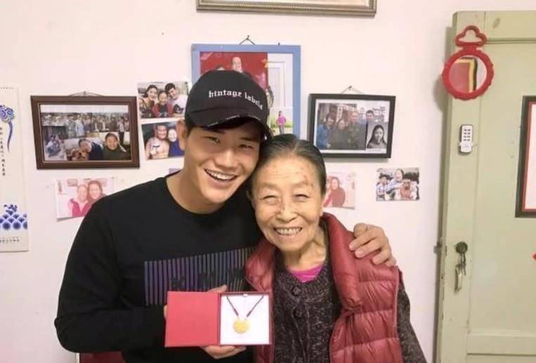 张少华亲儿是谁啊 张少华亲儿子和女儿 