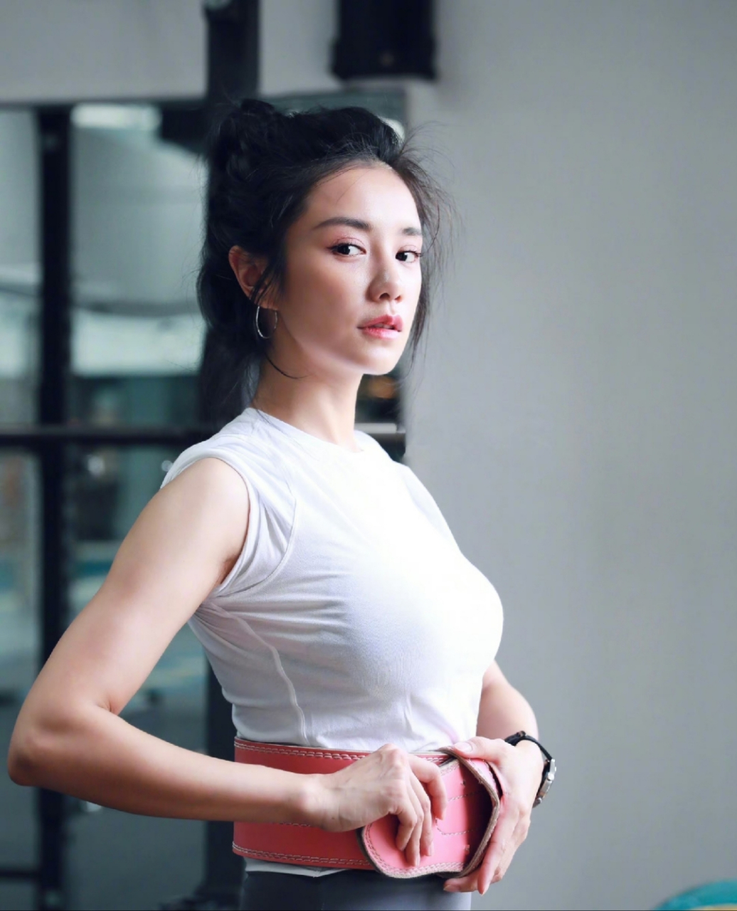 伊一背景 伊一是谁的老婆