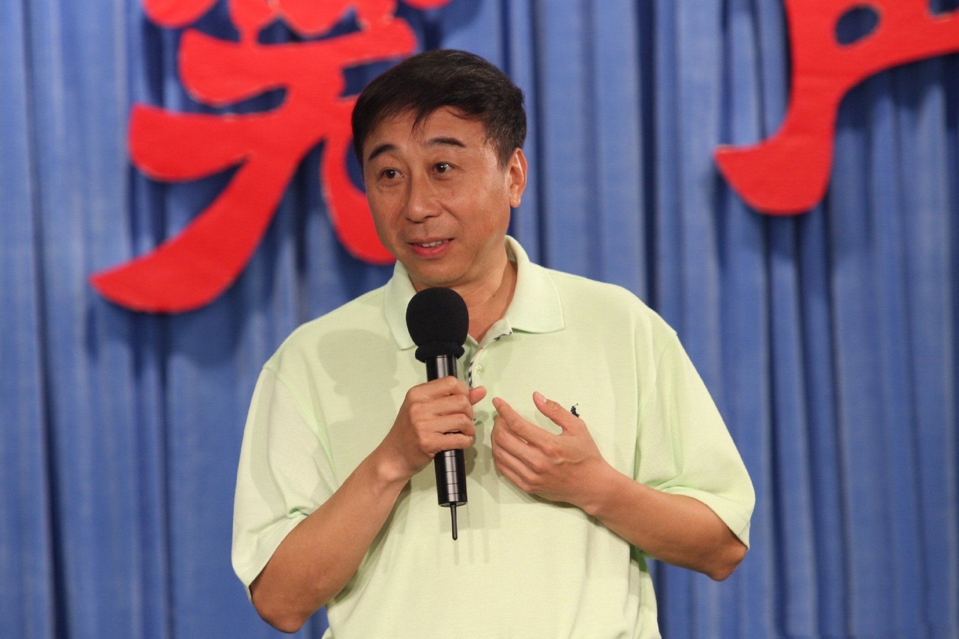董路还击冯巩 董路还击冯巩是哪一集 