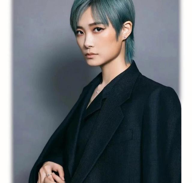 李宇春春哥 李宇春春哥动图心情包图片 李宇春春哥 李宇春春哥动图心情包图片