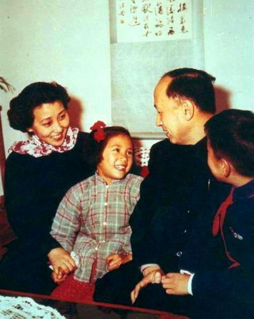 钱学森夫人蒋英出轨 钱学森的妻子蒋英到底多漂亮 