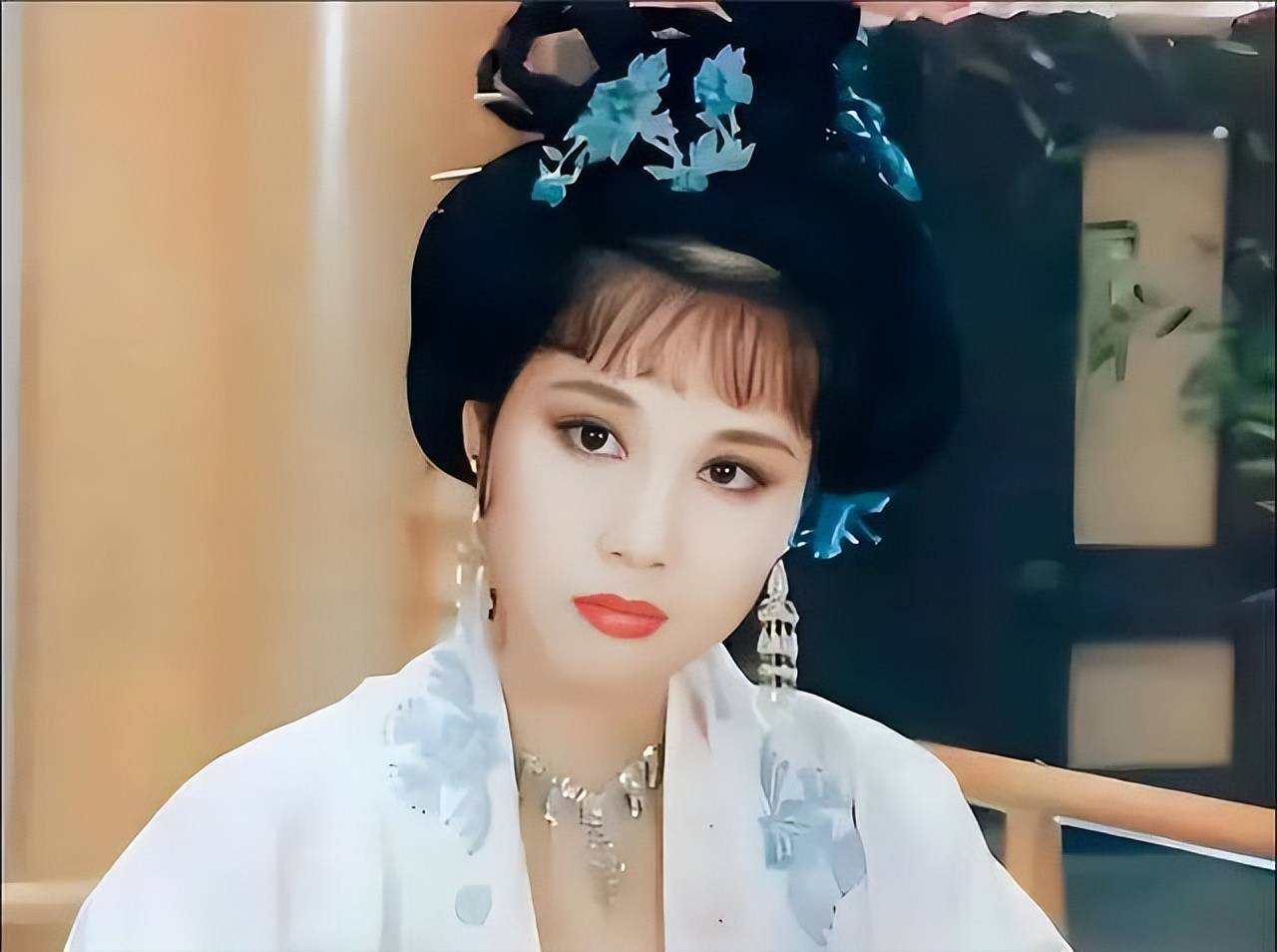 容妃扮演者李建群去世 容妃的扮演者叫什么名字