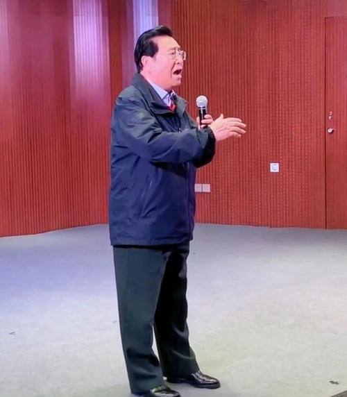 李天一的父亲是谁 李天一的真实父亲是谁 