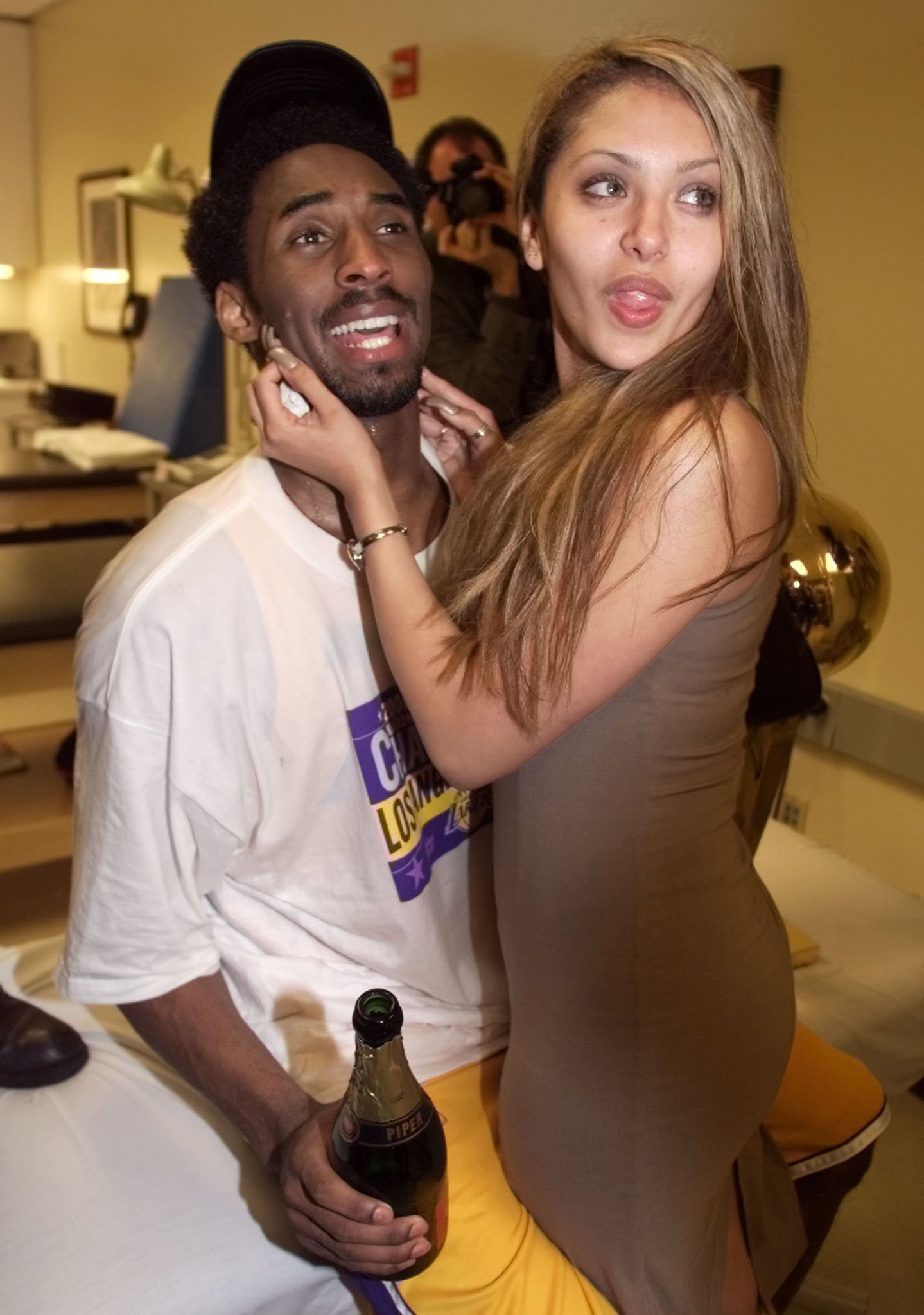 科比的两个妻子 科比妻子和谁在一起 科比的两个妻子 科比妻子和谁在一起