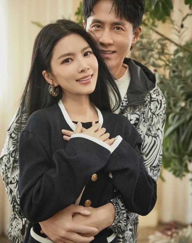 杜淳和妻子的成婚照 杜淳和妻子的成婚照图片 