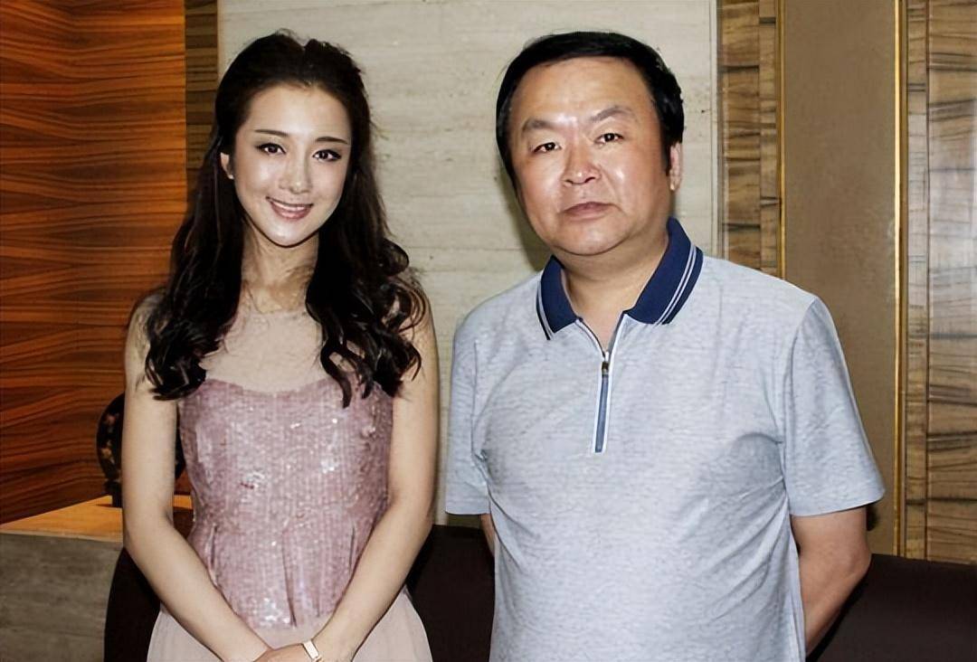 李依晓老公 李依晓老公叫什么名字 李依晓老公 李依晓老公叫什么名字