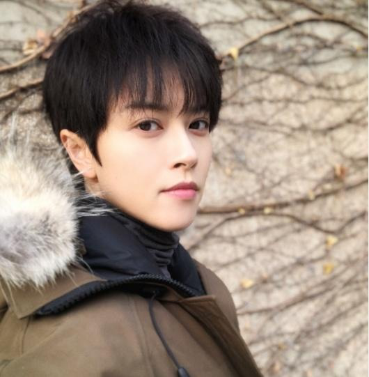 邢雅晨长发照 邢雅晨长发照片大全 