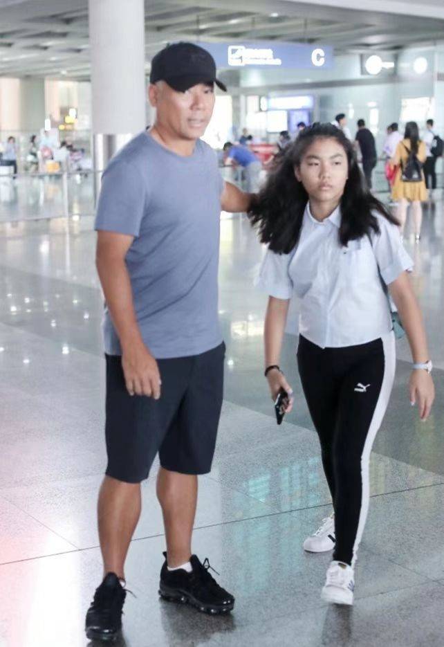 巫启贤妻子 巫启贤妻子团体材料 巫启贤妻子 巫启贤妻子团体材料