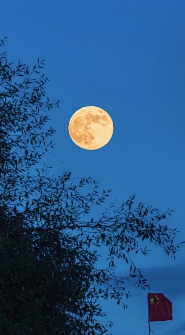 超等月亮几年泛起一次 超等月亮什么时候泛起过 超等月亮几年泛起一次 超等月亮什么时候泛起过
