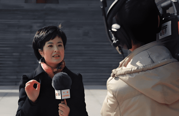 张泉灵的老公 张泉灵的老公李铁简历