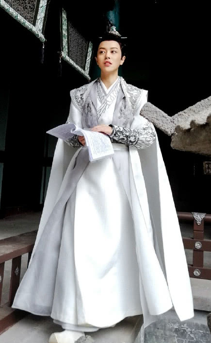 莫若菲 莫若菲第几集知道花不弃是他妹妹 莫若菲 莫若菲第几集知道花不弃是他妹妹