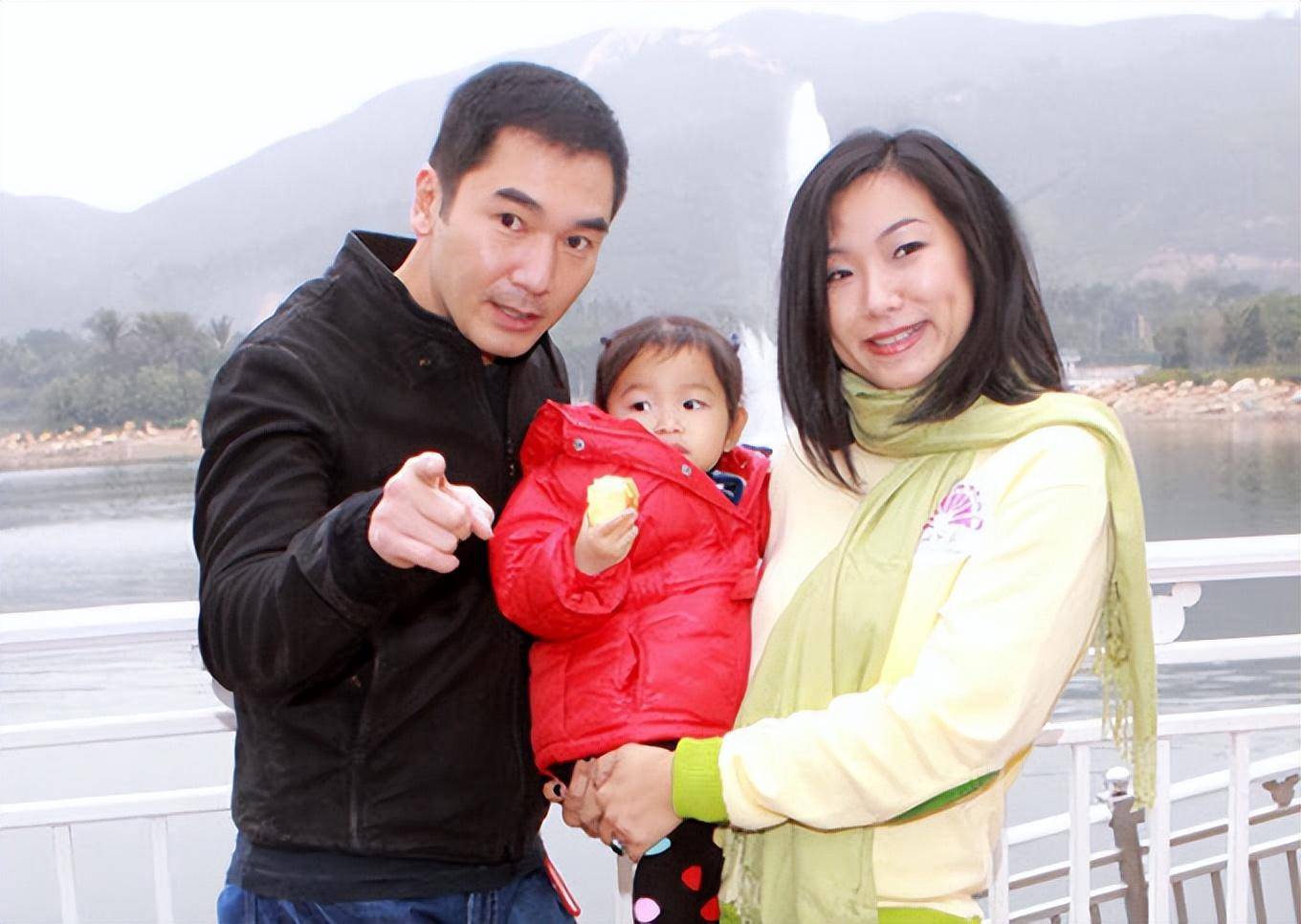 李小冉方中信 李小冉方中信鱼缸视频花絮