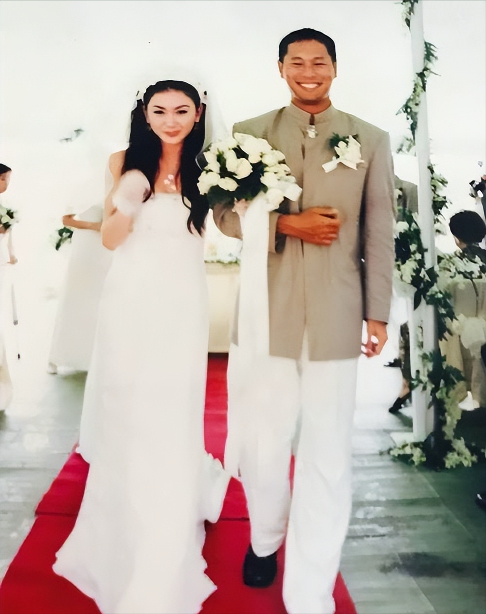温碧霞春秋 温碧霞春秋成婚了吗 