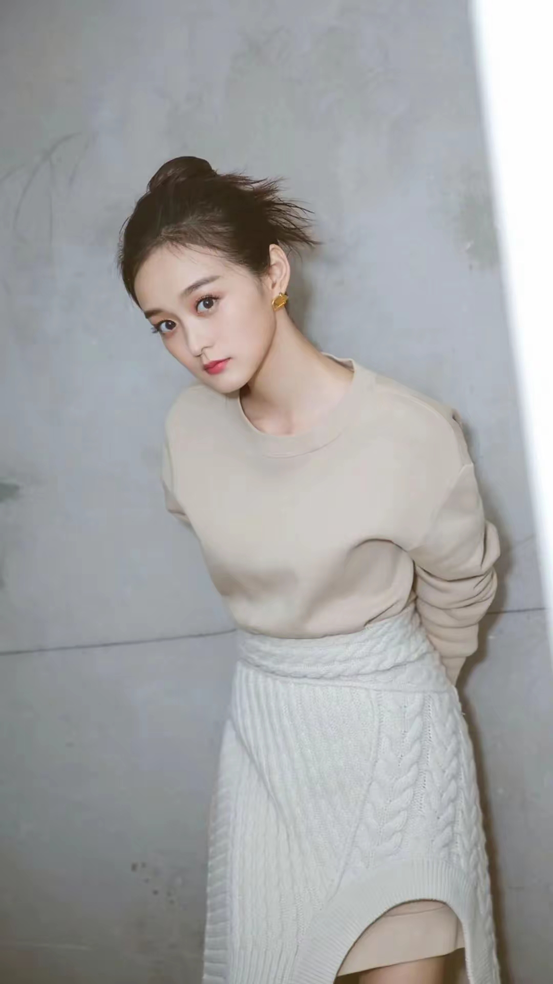 何泓姗恋上电竞锻练?本人回应的复杂引见 何泓姗恋上电竞锻练?本人回应的复杂引见