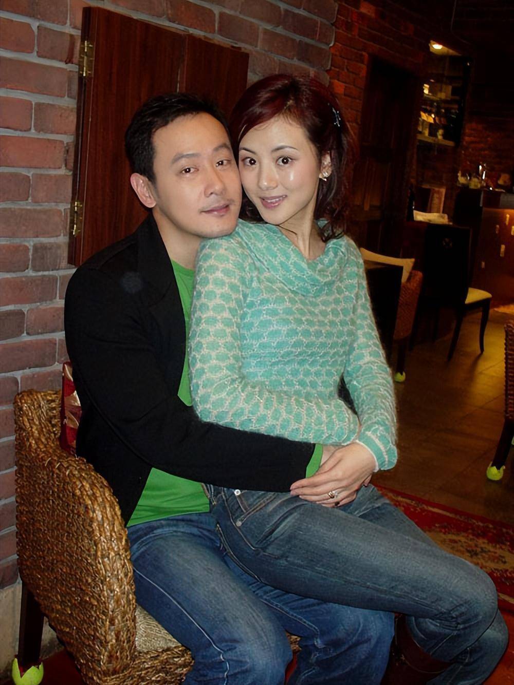 朱泳腾妻子 朱泳腾一家四口人照片 朱泳腾妻子 朱泳腾一家四口人照片