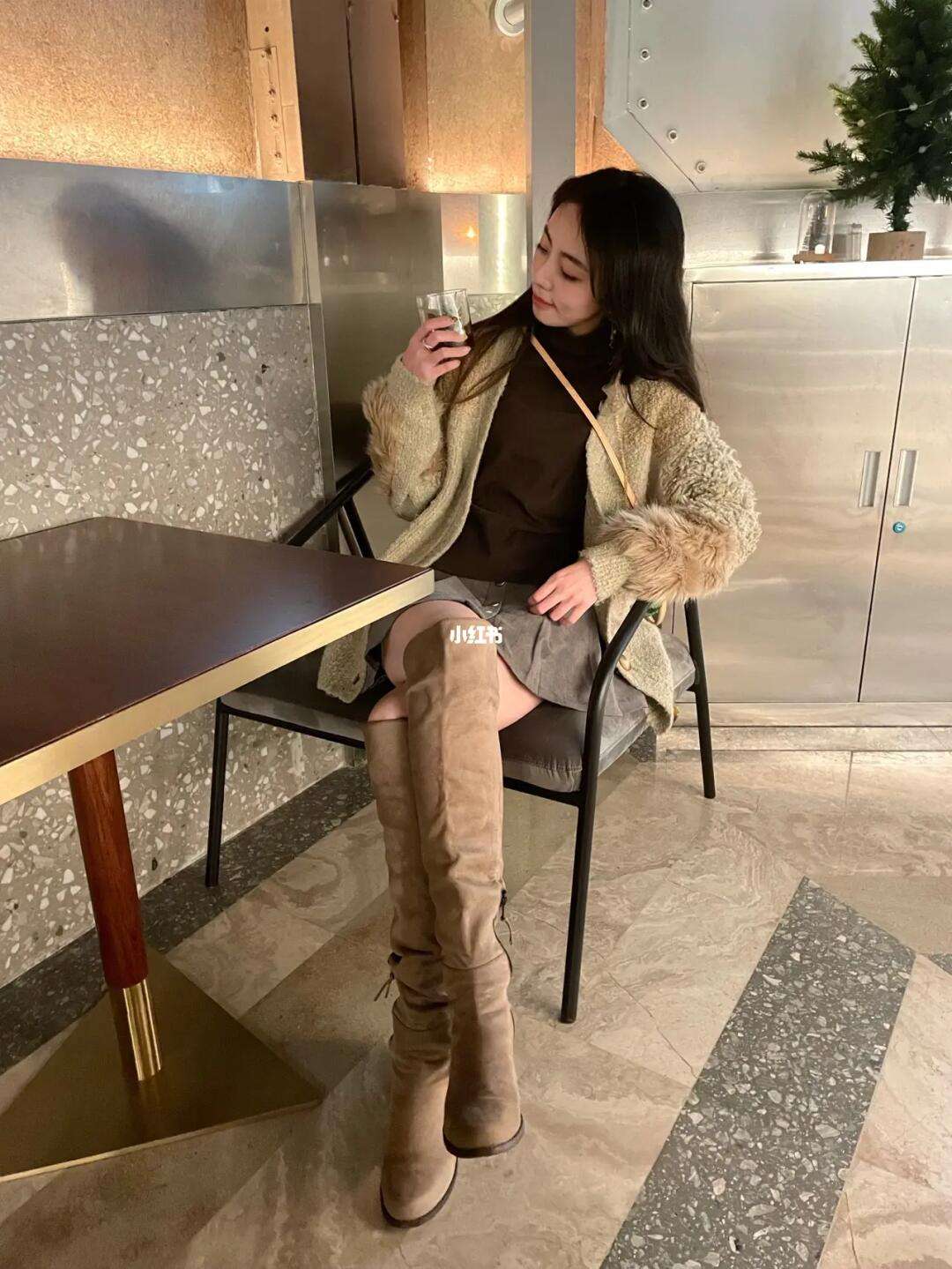 优衣库女主酒吧告白 优衣库代购货源哪里来 优衣库女主酒吧告白 优衣库代购货源哪里来