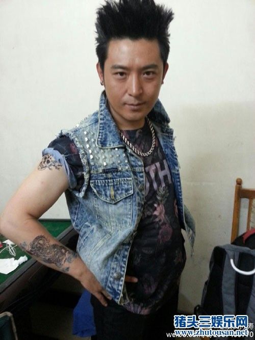 孙涛团体材料简介及 孙涛团体材料妻子 图片 孙涛团体材料简介及 孙涛团体材料妻子 图片