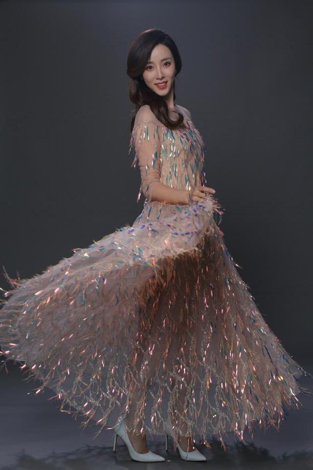 挑战主持人李思思 挑战主持人李思思尉迟琳嘉 挑战主持人李思思 挑战主持人李思思尉迟琳嘉