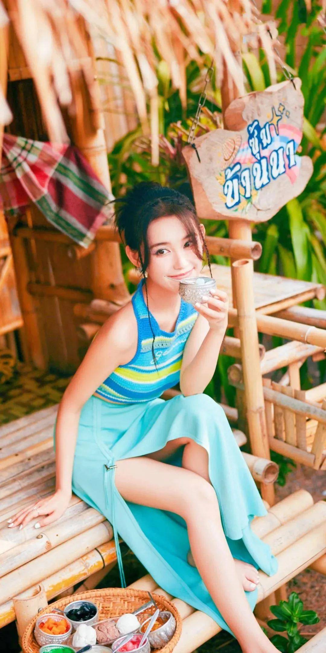 张依依扒皮吧 张依依是谁啊