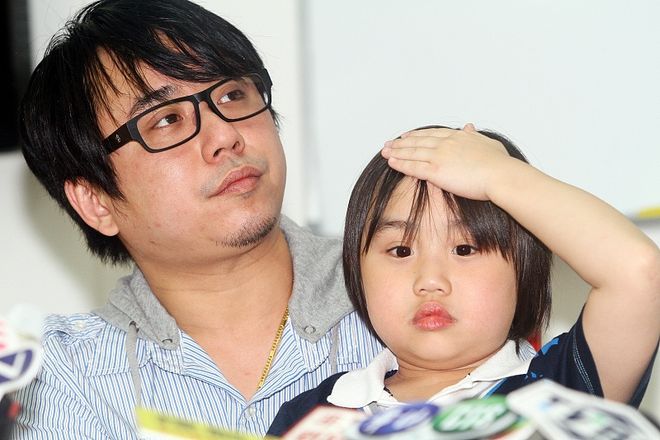 小小彬和迷你彬 小小彬和小彬彬小时候是不是一个样 小小彬和迷你彬 小小彬和小彬彬小时候是不是一个样