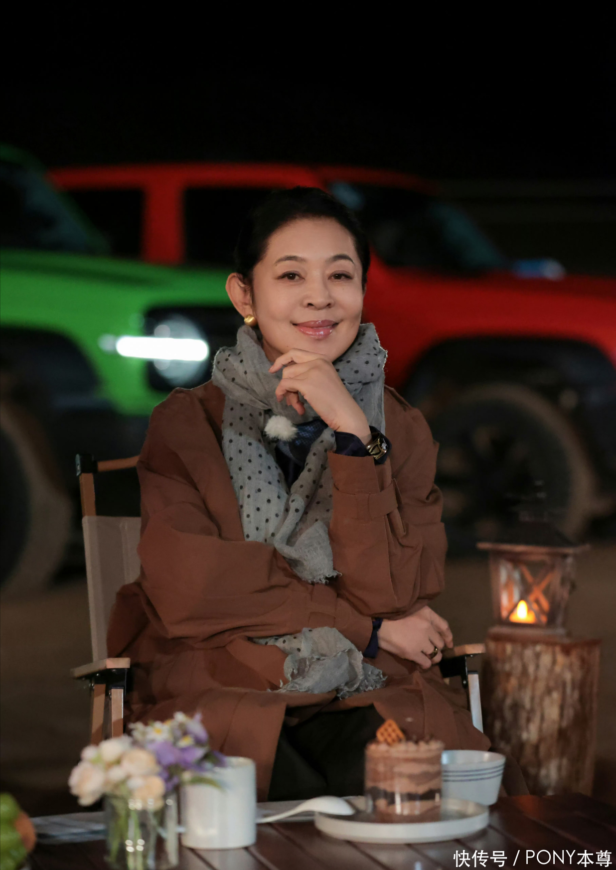 倪萍董卿同框 倪萍一家四口同框 倪萍董卿同框 倪萍一家四口同框