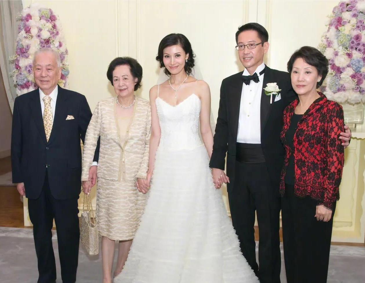 李嘉欣老公个人简历 李嘉欣牺牲最大的一场戏